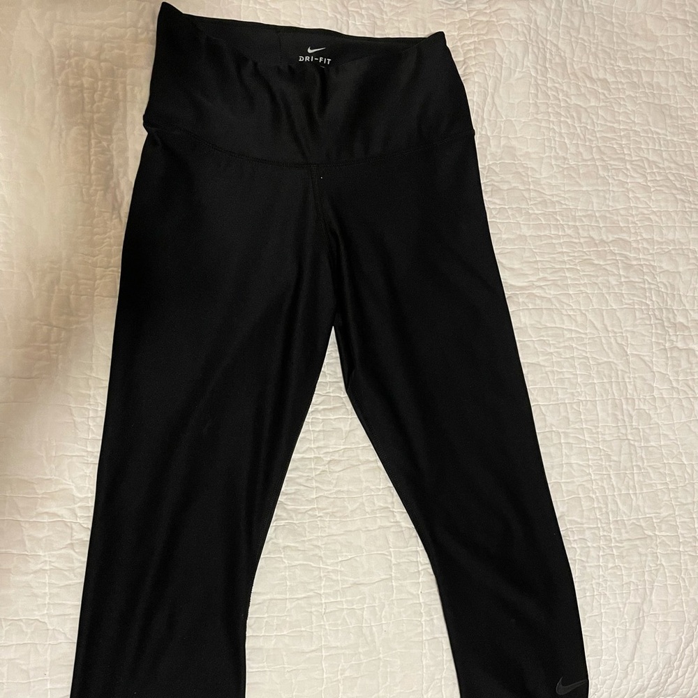 Nike Dri-Fit cropped leggings